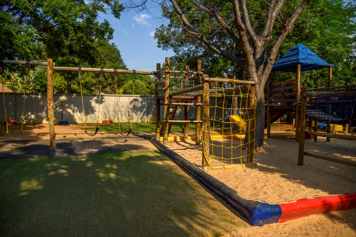Playground Swings & Sand Pit (1200)
